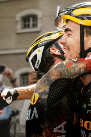 Tour De France: Trên Từng Dặm Đường (Phần 1)