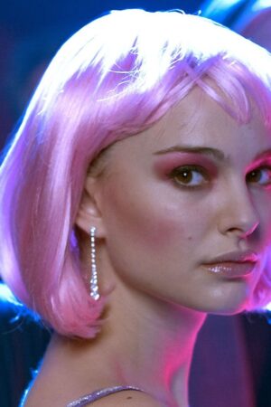 Xích Lại Gần Nhau